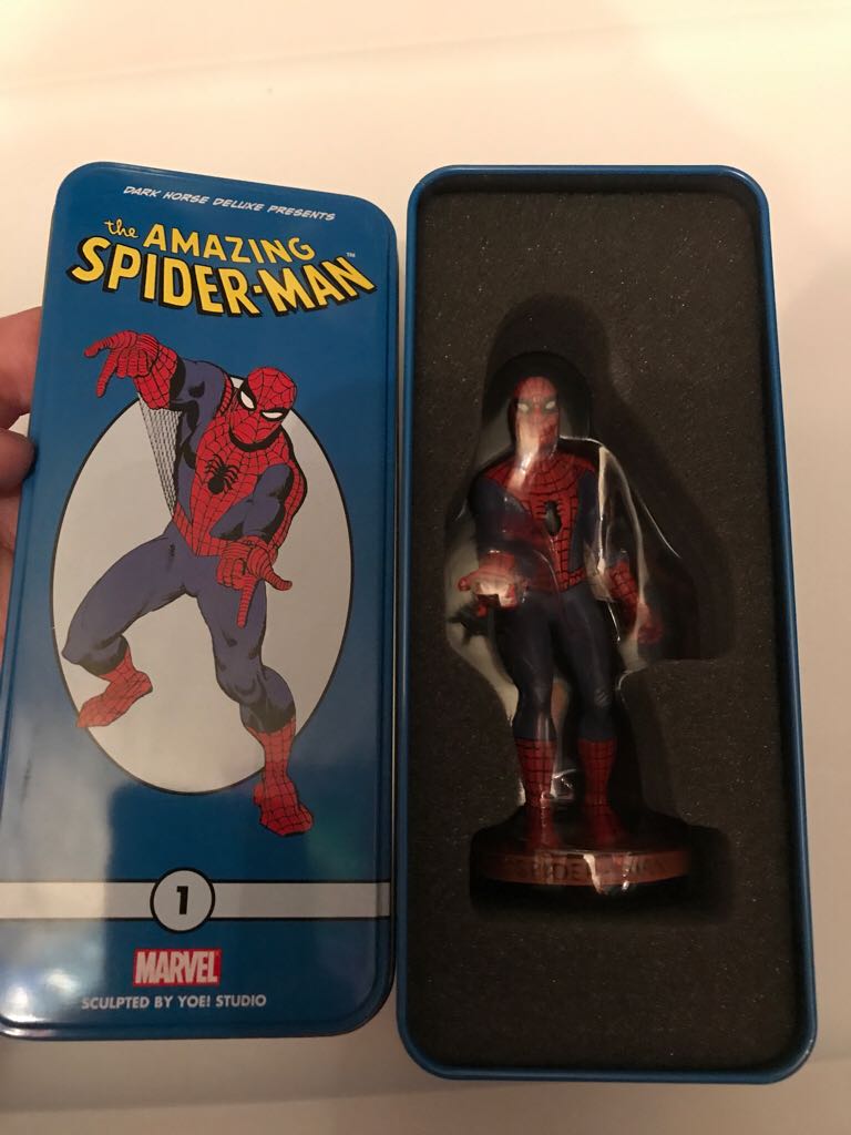 Spiderman - Dark Horse Deluxe  action figure collectible [Barcode 761568188202] - Main Image 2