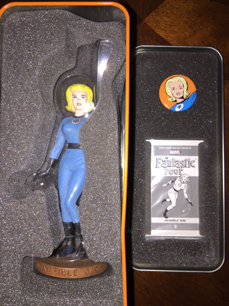 Invisible Girl - Yoe! Studio (The Fantastic Four Classic Comic Character) action figure collectible [Barcode 761568188226] - Main Image 2