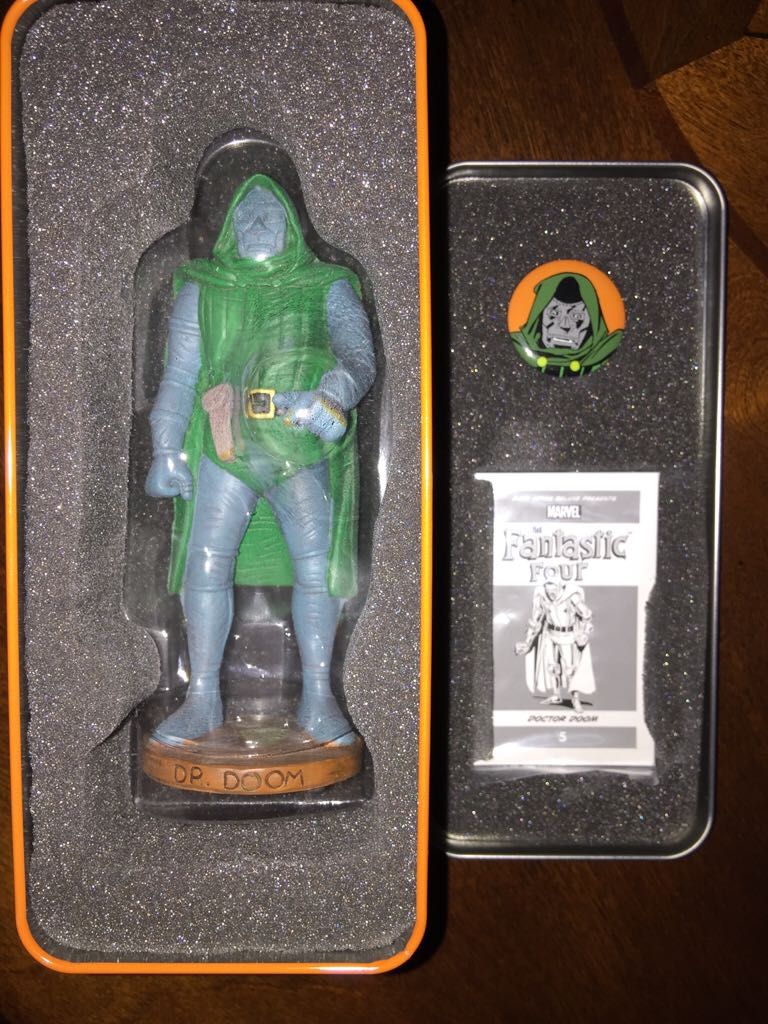 Dr. Doom - Yoe! Studio (The Fantastic Four Classic Comic Character) action figure collectible [Barcode 761568188295] - Main Image 2