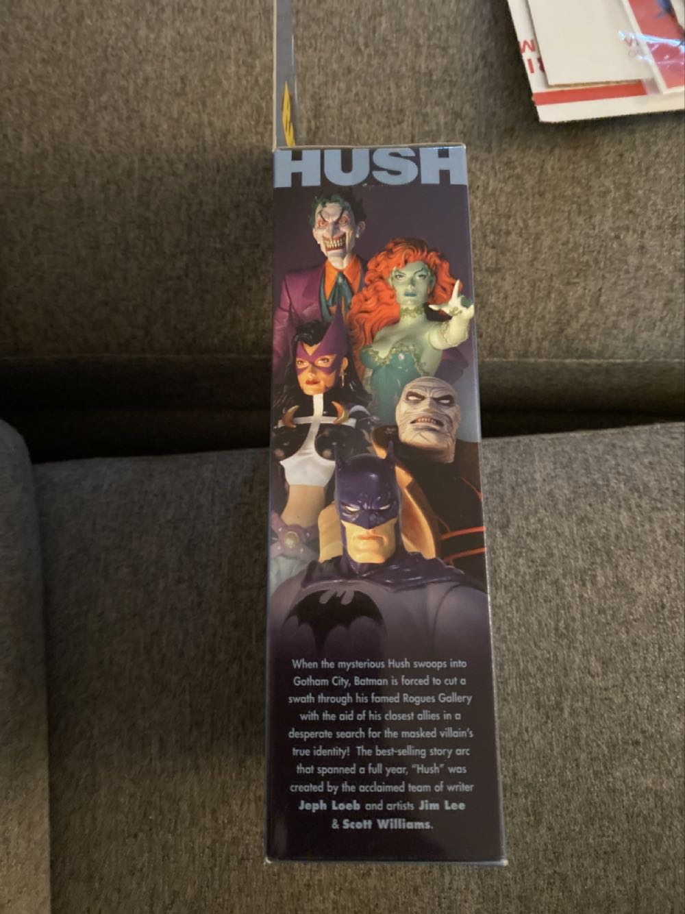 Hush Batman (Blue Suit) - DC Direct (DC Direct Batman Hush) action figure collectible [Barcode 761941240589] - Main Image 4