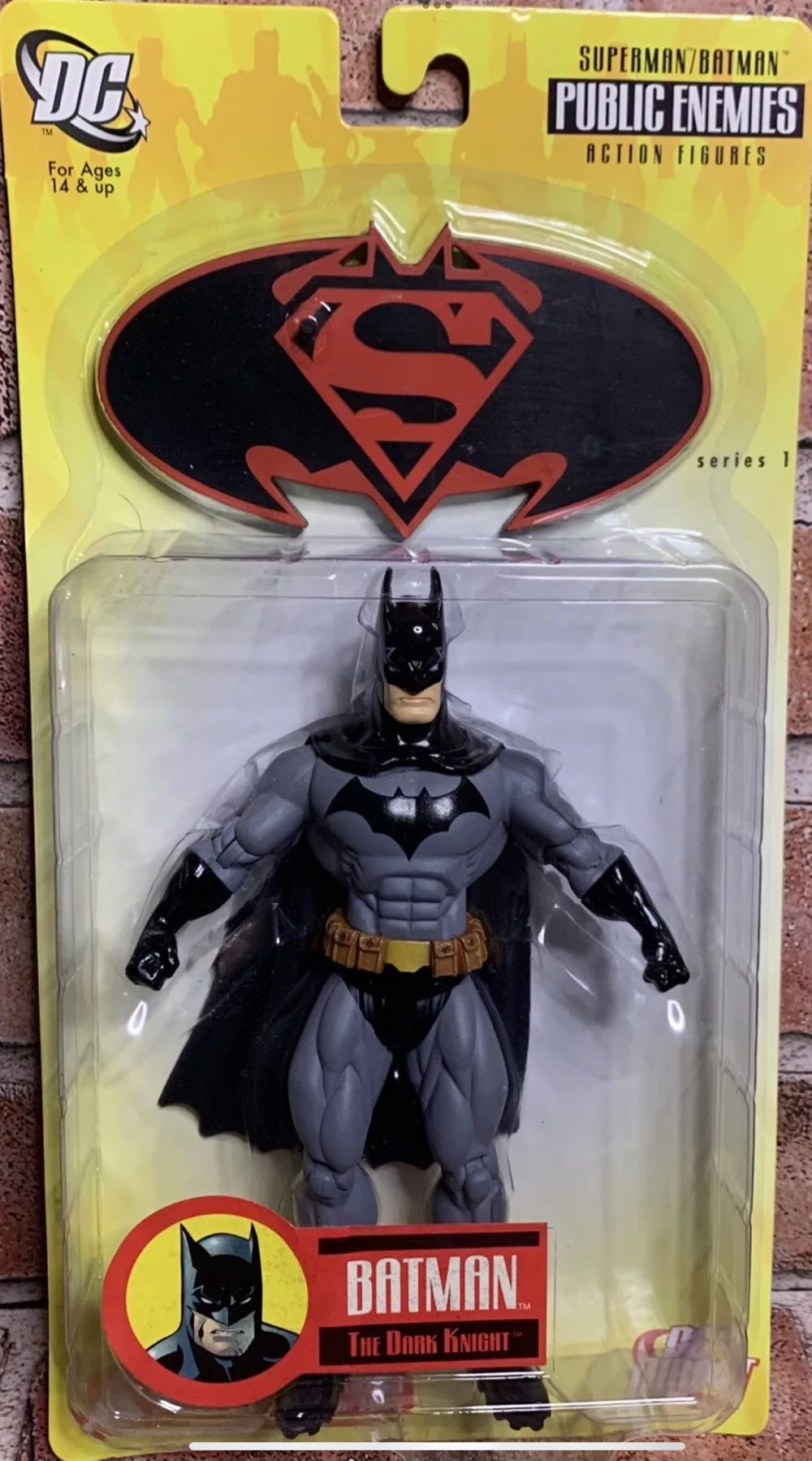 Batman: Public Enemies (Grey Suit) - DC Direct (Batman) action figure collectible [Barcode 761941249377] - Main Image 3