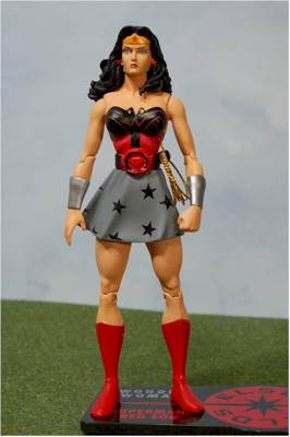 Red Son - Wonder Woman - DC Direct (Dc Direct Elseworlds Series) action figure collectible [Barcode 761941249964] - Main Image 2