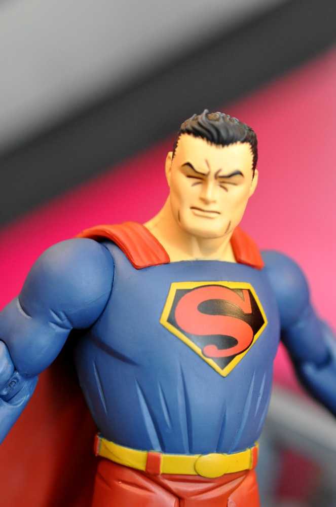 Superman - DC Direct (The New Frontier) action figure collectible [Barcode 761941254784] - Main Image 4