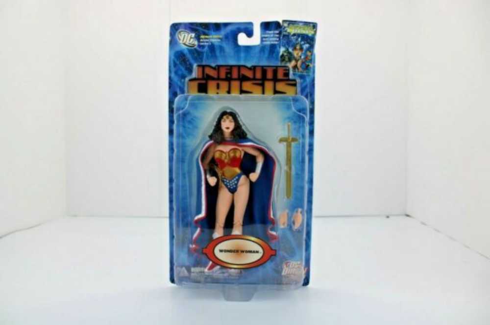 Wonder Woman w/cape  - DC Direct (DC Direct Infinite Crisis) action figure collectible [Barcode 761941259420] - Main Image 3