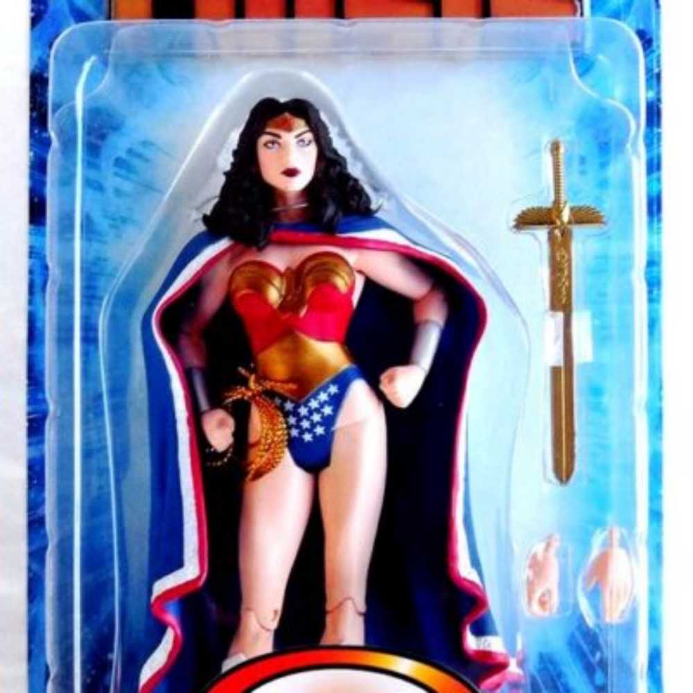 Wonder Woman w/cape  - DC Direct (DC Direct Infinite Crisis) action figure collectible [Barcode 761941259420] - Main Image 4