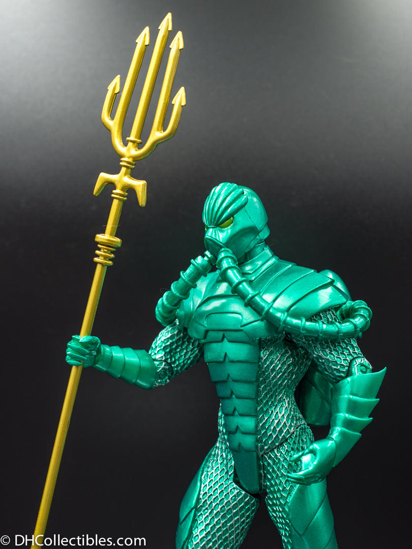 Aquaman [Armored] - DC Direct (Justice League - Alex Ross) action figure collectible [Barcode 761941265568] - Main Image 3