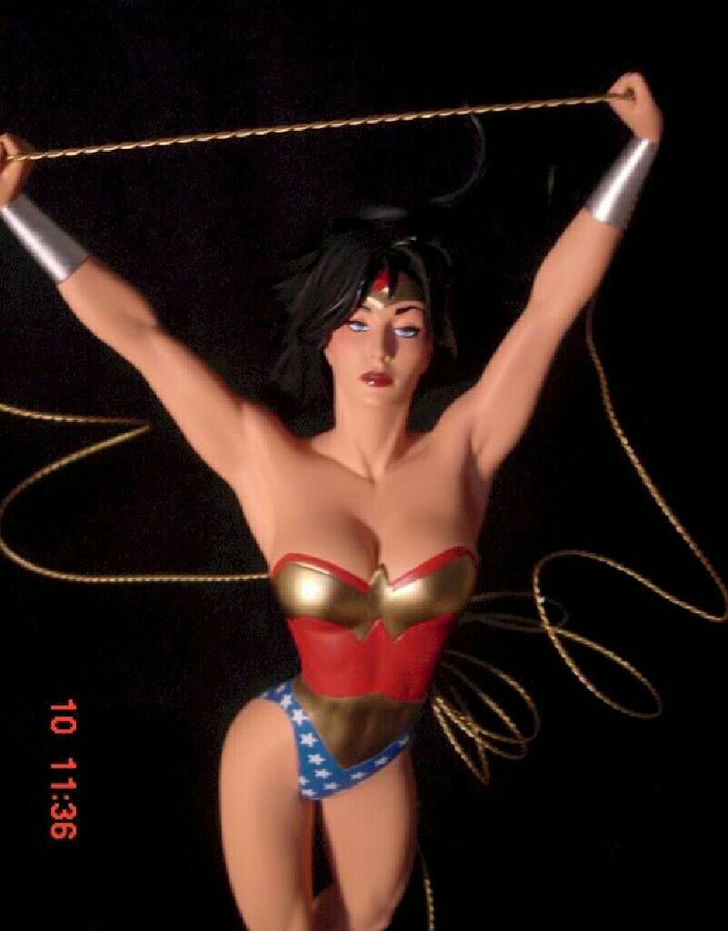 Cover Girls - Wonder Woman - DC Direct (Cover Girls of the DC Universe) action figure collectible [Barcode 761941280899] - Main Image 2