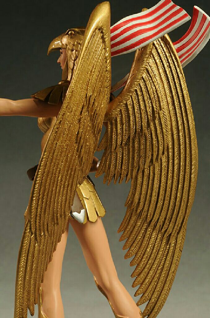 Cover Girls - Wonder Woman (Armored) - DC Direct (Cover Girls of the DC Universe) action figure collectible [Barcode 761941299716] - Main Image 2