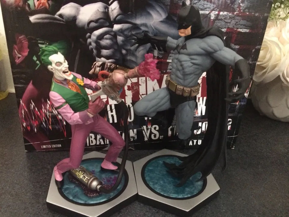 Ultimate Showdown Batman vs The Joker - DC Direct (Ultimate Showdown) action figure collectible [Barcode 761941302331] - Main Image 3