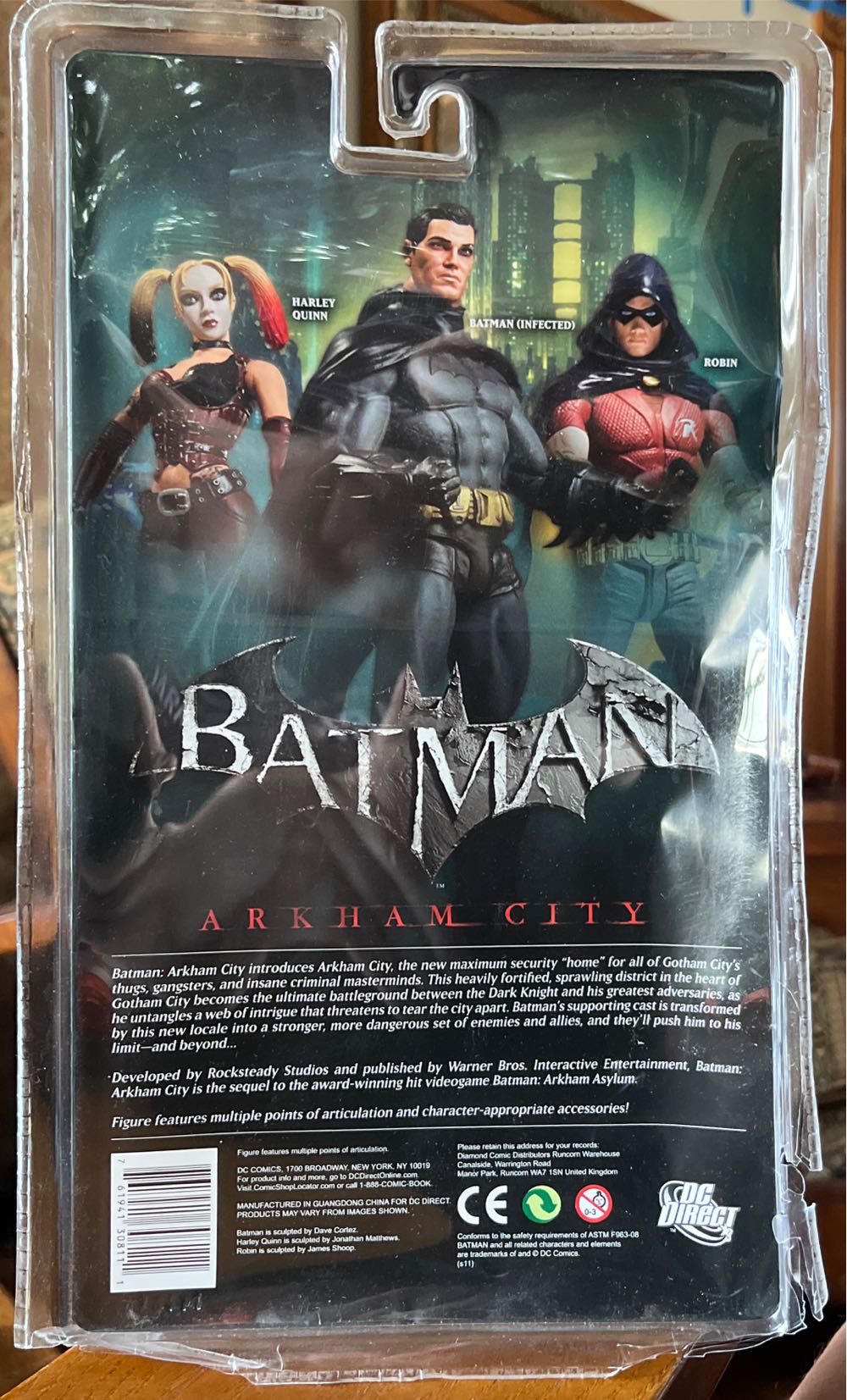 DC Direct Batman Arkham City Harley Quinn - DC Direct (Batman Arkham City) action figure collectible [Barcode 761941308111] - Main Image 3