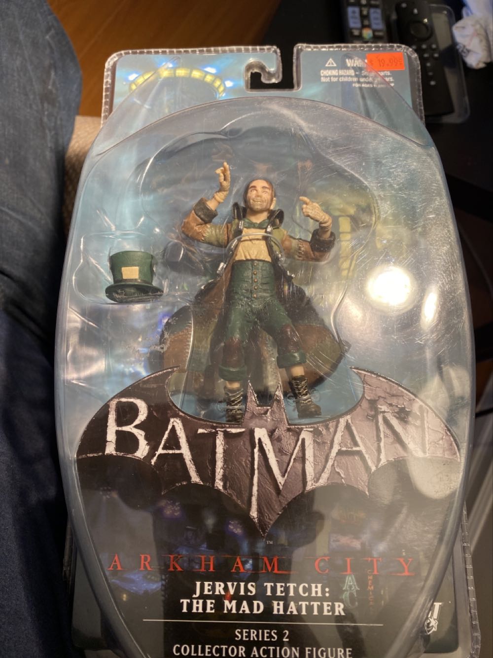 Batman Detective Mode - DC Direct (Batman Arkham City) action figure collectible [Barcode 761941308401] - Main Image 4