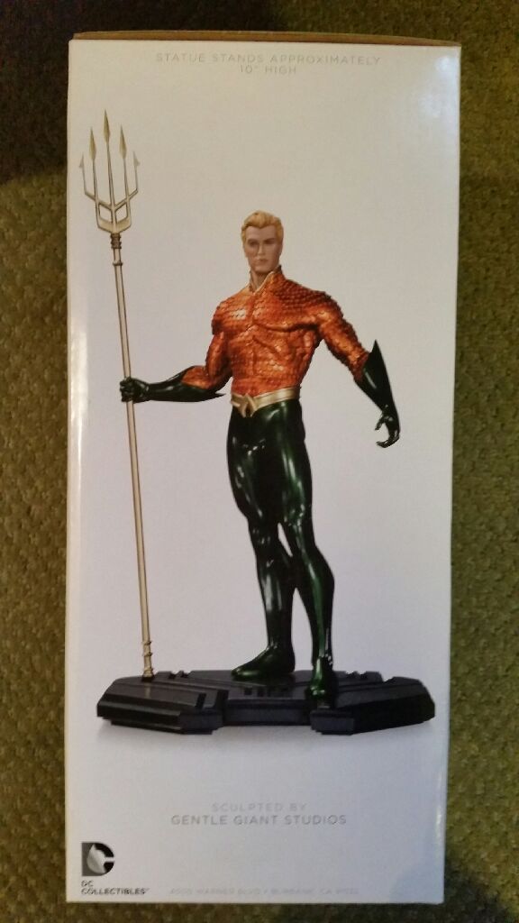 Aquaman Statue - DC Collectibles (DC Comics Icons) action figure collectible [Barcode 761941320342] - Main Image 2
