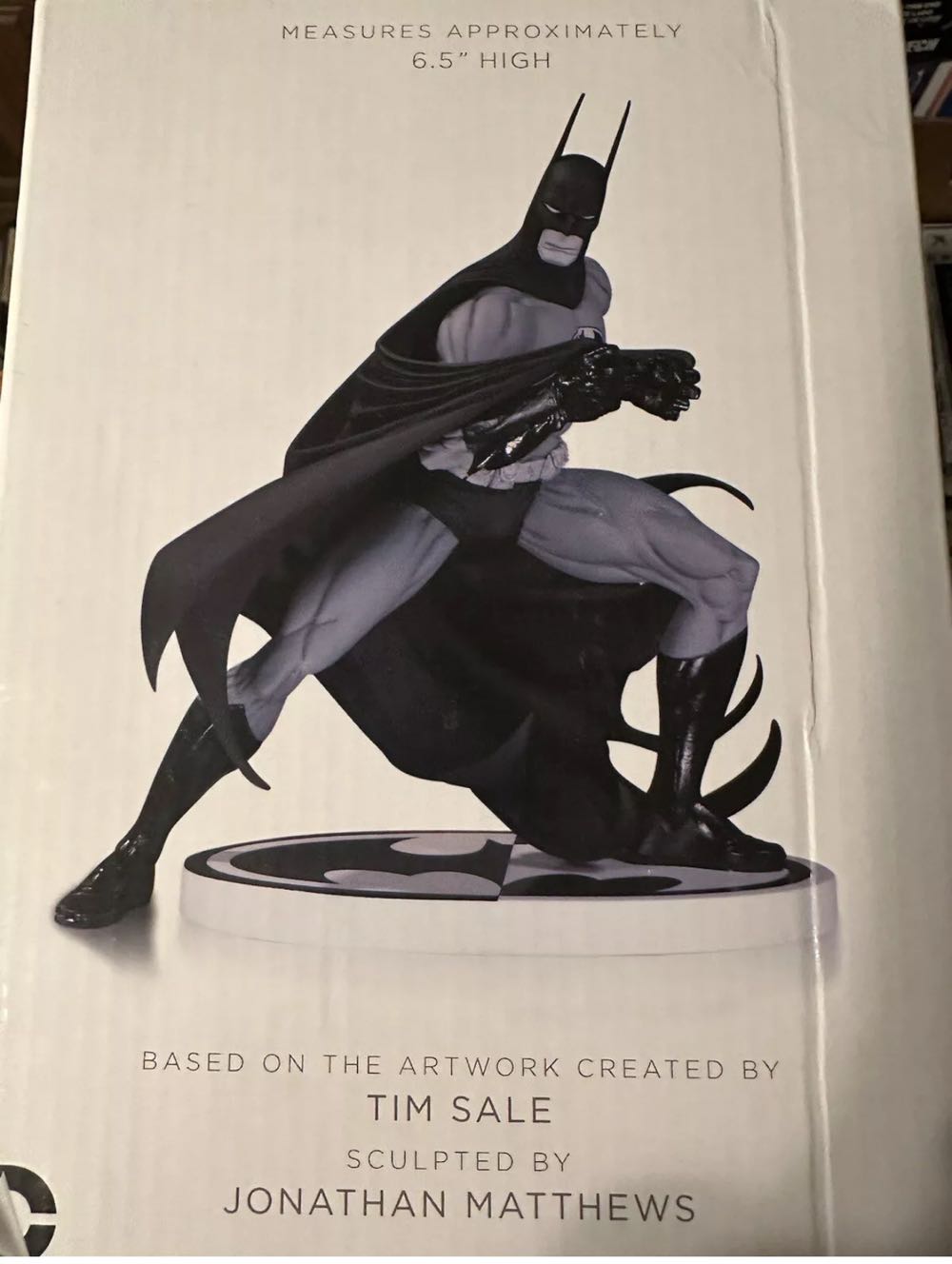 Batman Black And White  action figure collectible [Barcode 761941324227] - Main Image 3
