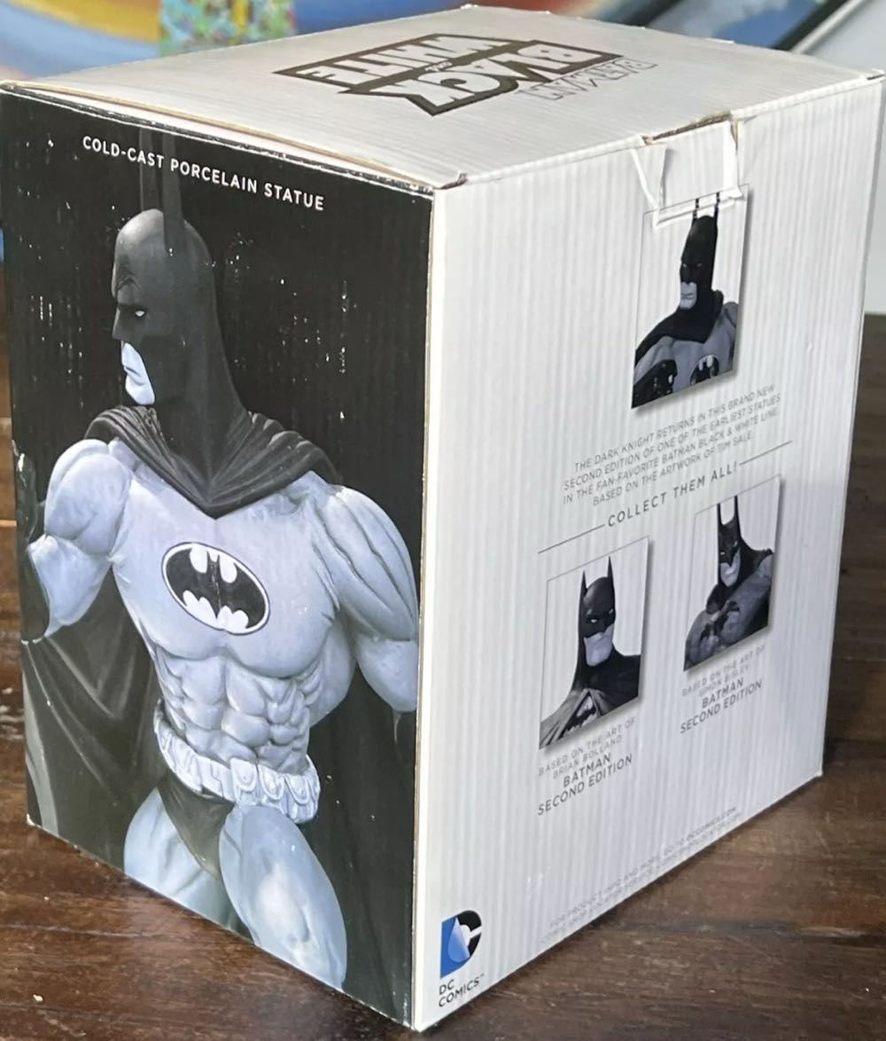 Batman Black And White  action figure collectible [Barcode 761941324227] - Main Image 4