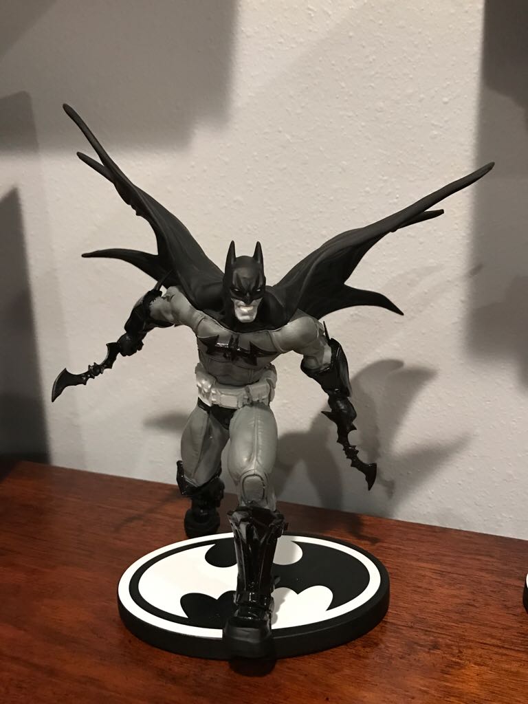 Batman Black And White  action figure collectible [Barcode 761941327587] - Main Image 2
