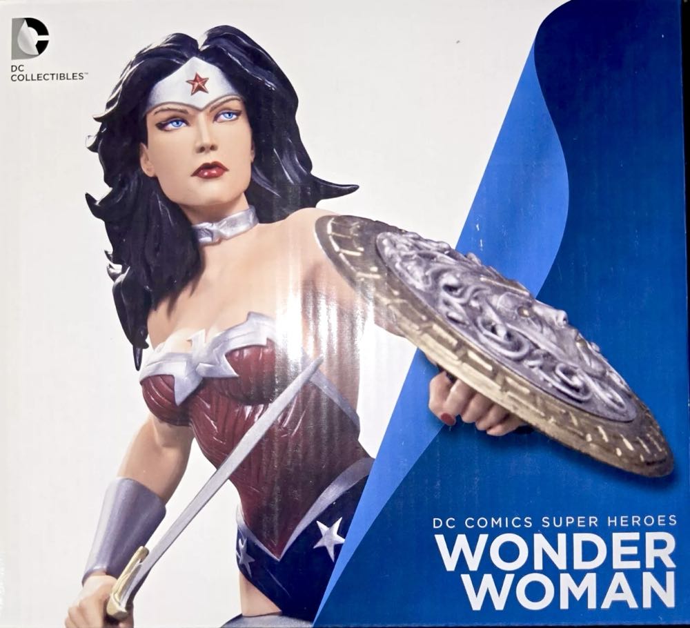 Wonder Woman: DC Comics Super Heroes (The New 52 Version 2) Cold-Cast Porcelain Bust - DC Collectibles (The New 52) action figure collectible [Barcode 761941334417] - Main Image 2
