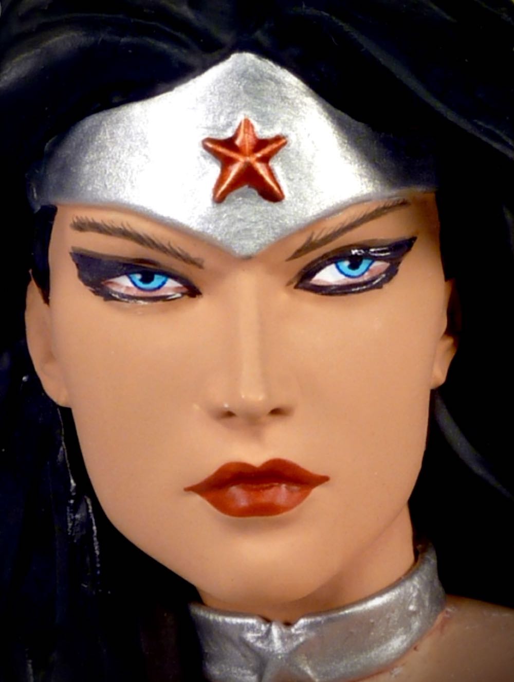 Wonder Woman: DC Comics Super Heroes (The New 52 Version 2) Cold-Cast Porcelain Bust - DC Collectibles (The New 52) action figure collectible [Barcode 761941334417] - Main Image 4