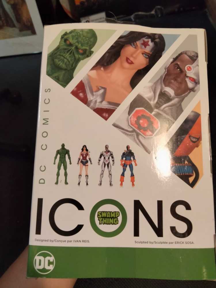 Swamp Thing (Dark Genesis) - DC Collectibles (DC Icons) action figure collectible [Barcode 761941340913] - Main Image 2