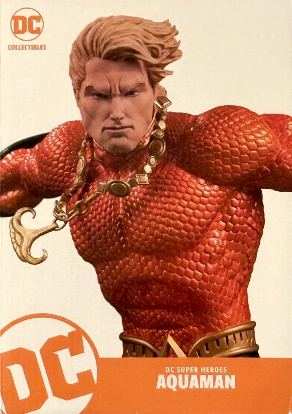 DC Collectibles Aquaman Resin Bust - DC Collectibles (Aquaman) action figure collectible [Barcode 761941342344] - Main Image 2