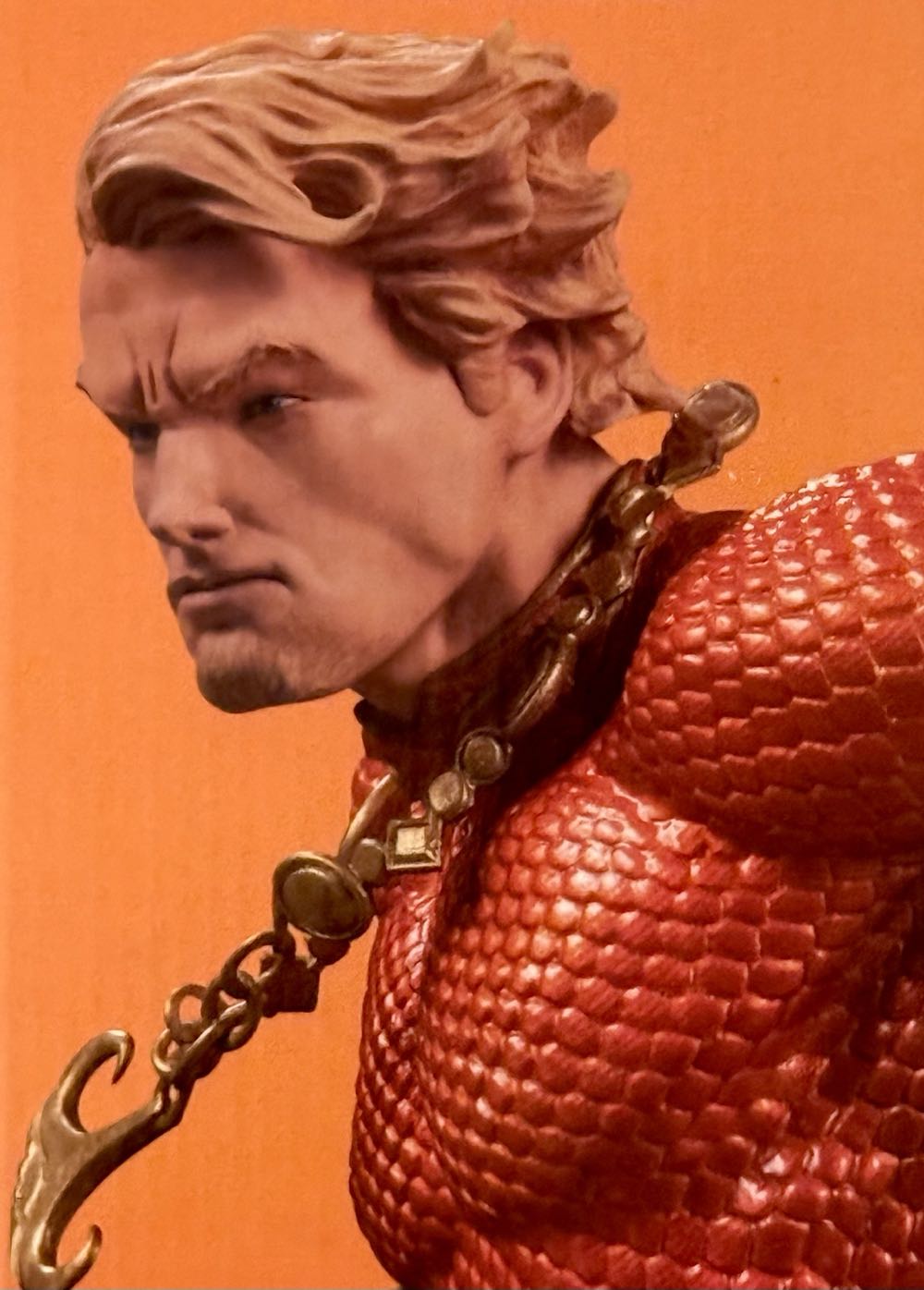 DC Collectibles Aquaman Resin Bust - DC Collectibles (Aquaman) action figure collectible [Barcode 761941342344] - Main Image 3