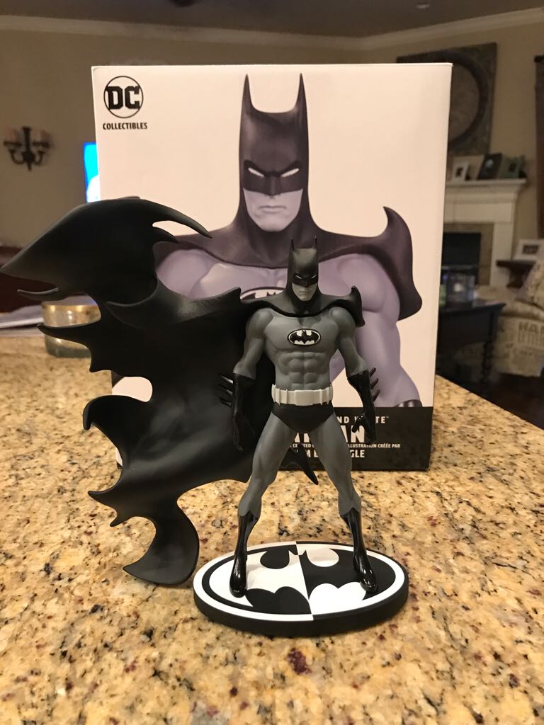 Batman Black And White  action figure collectible [Barcode 761941345994] - Main Image 2