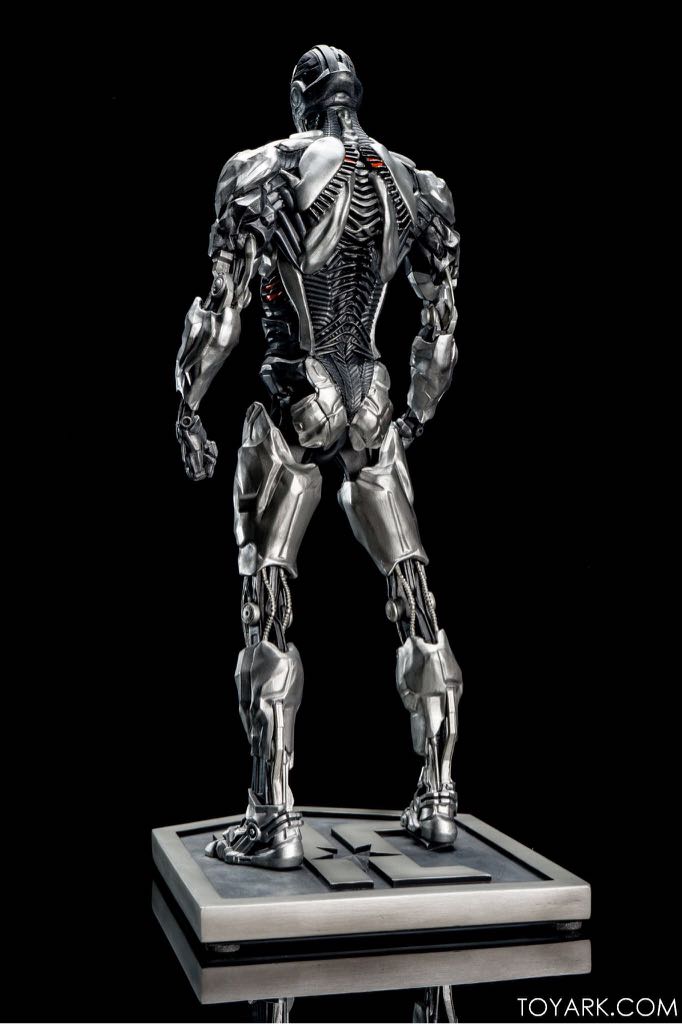 Cyborg JL Statue - DC Collectibles (DC Collectibles) action figure collectible [Barcode 761941346052] - Main Image 2