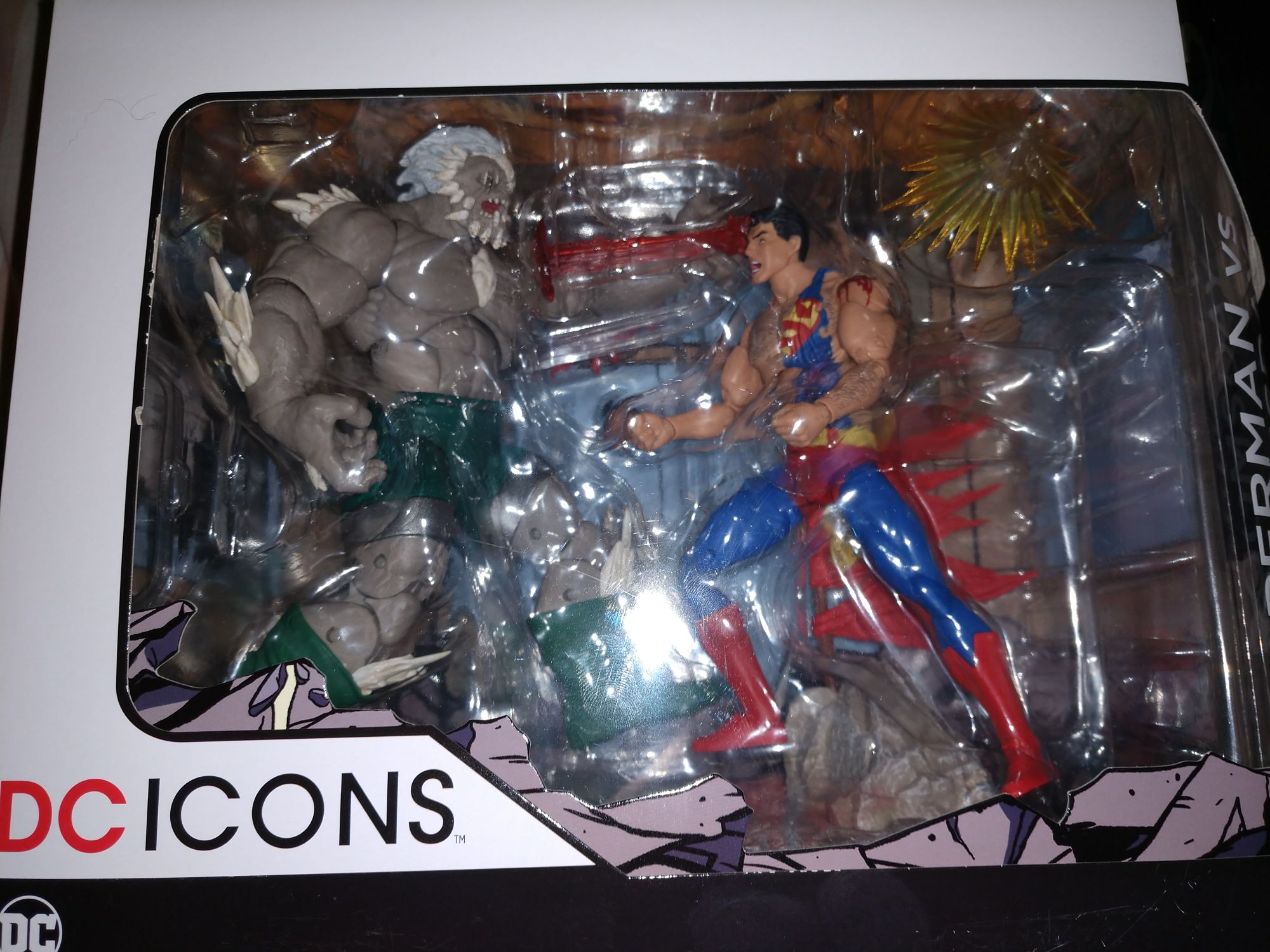 DC Comics Icons Superman vs. Doomsday - DC Collectibles (DC Collectibles) action figure collectible [Barcode 761941348575] - Main Image 2