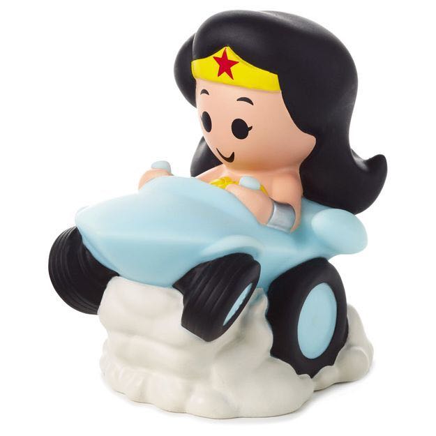 WONDER WOMAN Vinyl Figurine - Hallmark (DC Comics - Super Heroes) action figure collectible [Barcode 763795127849] - Main Image 1