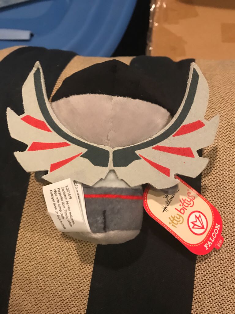 Hallmark Itty Bitty’s Falcon  action figure collectible [Barcode 763795370696] - Main Image 2