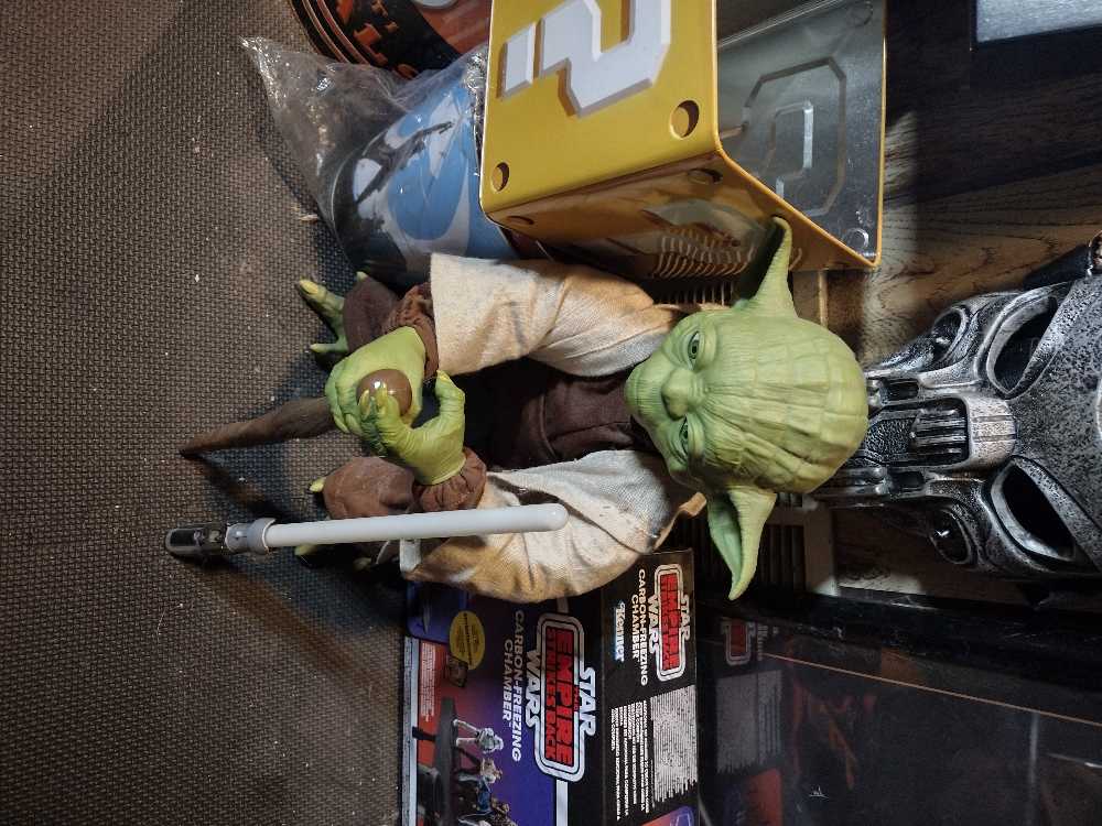 Star Wars: Legendary Yoda Interactive Figure with Light Saber Electronic Figure 16” Spin Master (2015) Animatronic - Disney (Space/Sc-Fi) action figure collectible [Barcode 778988117033] - Main Image 3