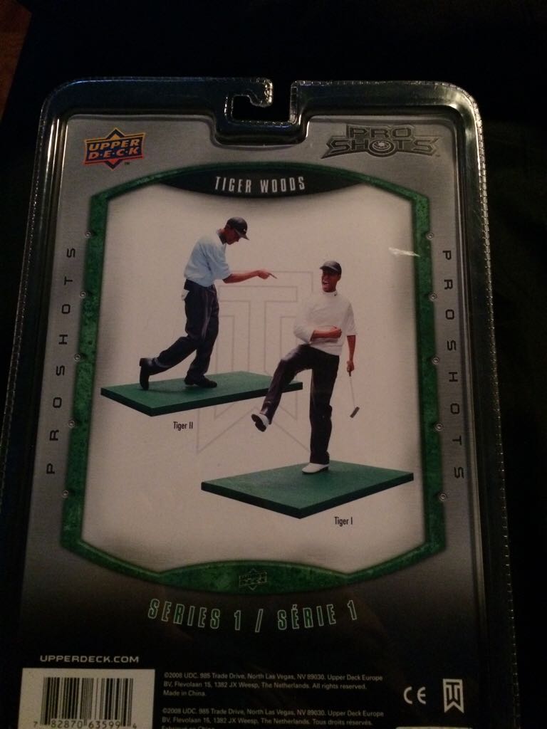 Tiger Woods  - Upper Deck (Pro Shots) action figure collectible [Barcode 782870635994] - Main Image 2