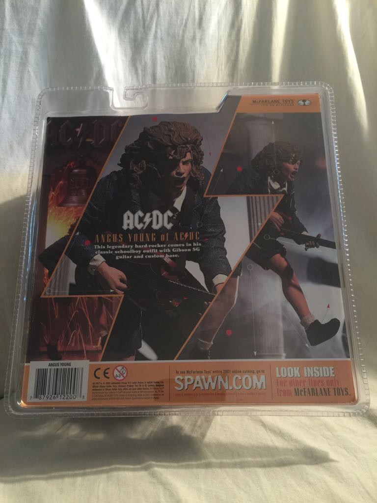 Angus Young - McFarlane Toys (AC/DC) action figure collectible [Barcode 787926122008] - Main Image 2