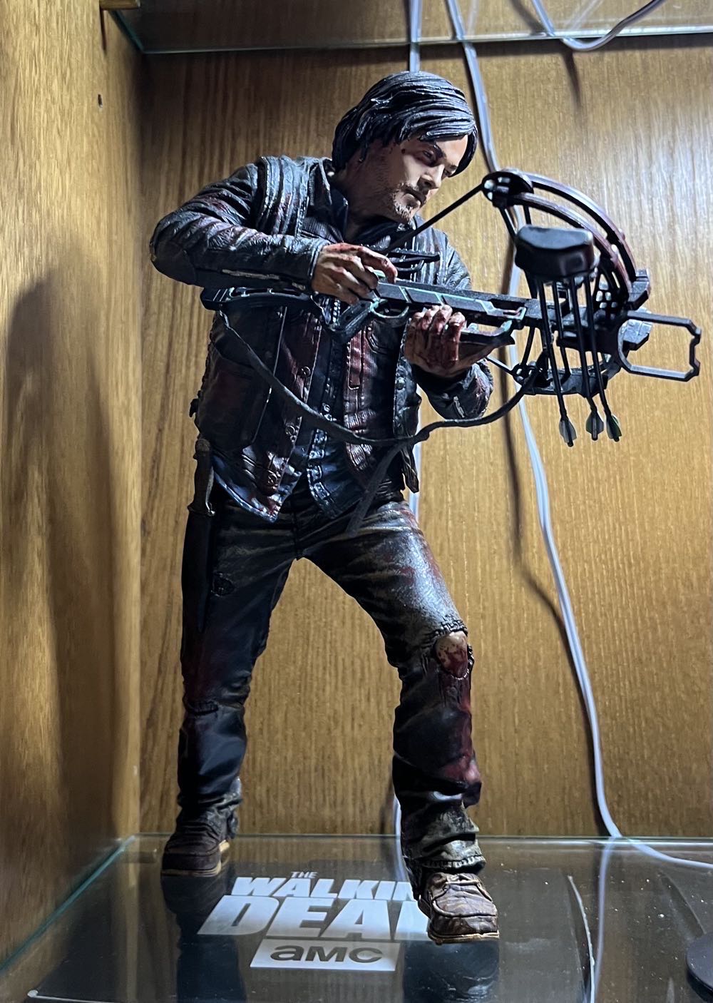 The Walking Dead AMC: Daryl Dixon 10inch Figure The Walking Dead Series 5 - McFarlane Toys (The Walking Dead) action figure collectible [Barcode 787926144703] - Main Image 3