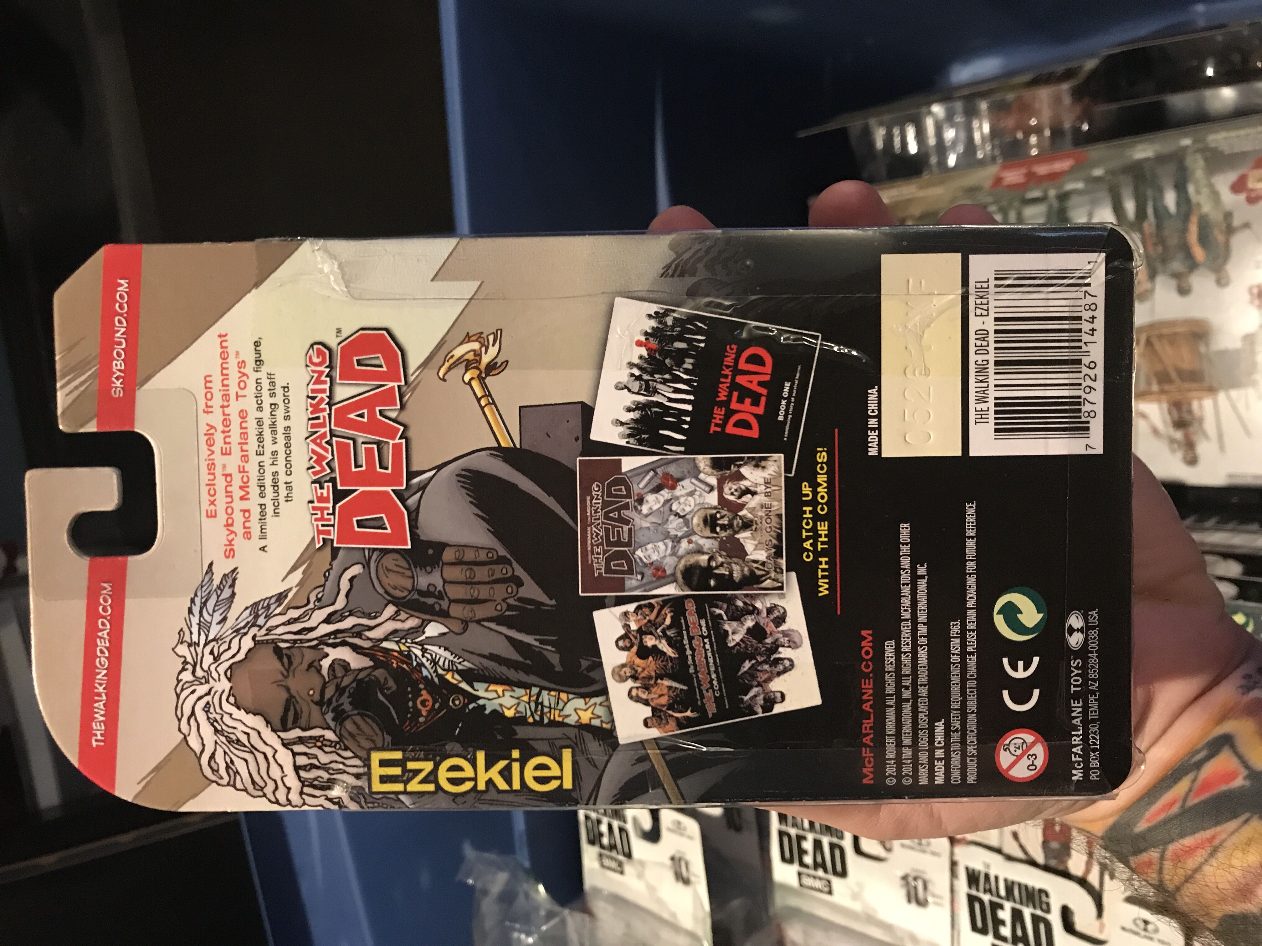 The Walking Dead Ezekiel Skybound Exclusive McFarlane Toys - McFarlane Toys (The Walking Dead) action figure collectible [Barcode 787926144871] - Main Image 2