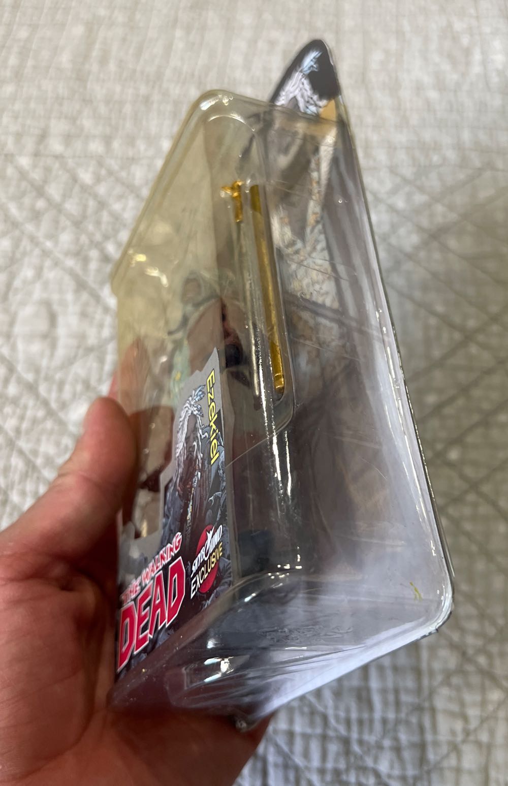 The Walking Dead Ezekiel Skybound Exclusive McFarlane Toys - McFarlane Toys (The Walking Dead) action figure collectible [Barcode 787926144871] - Main Image 3