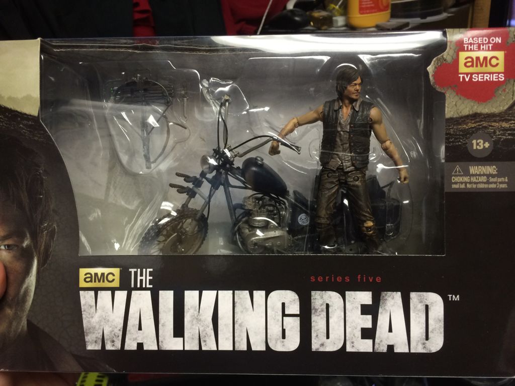 The Walking Dead: Daryl Dixon With Chopper - McFarlane Toys (TV Series 5) action figure collectible [Barcode 787926145397] - Main Image 1