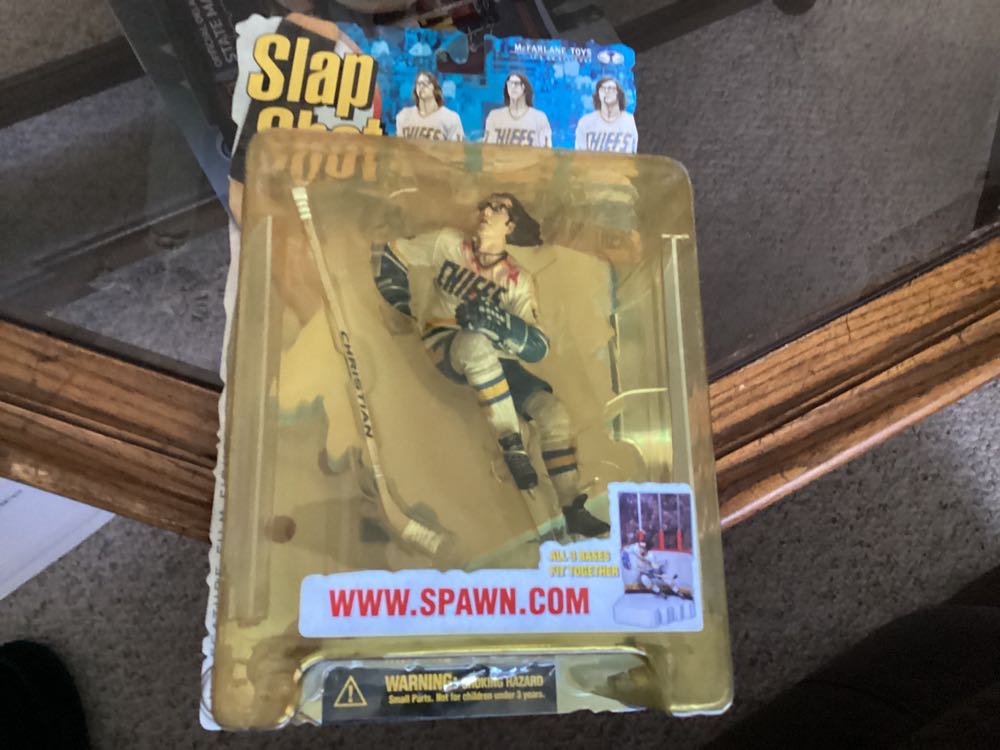 Slap Shot Steve Hanson #17 - McFarlane Toys (Movies) action figure collectible [Barcode 787926146011] - Main Image 3
