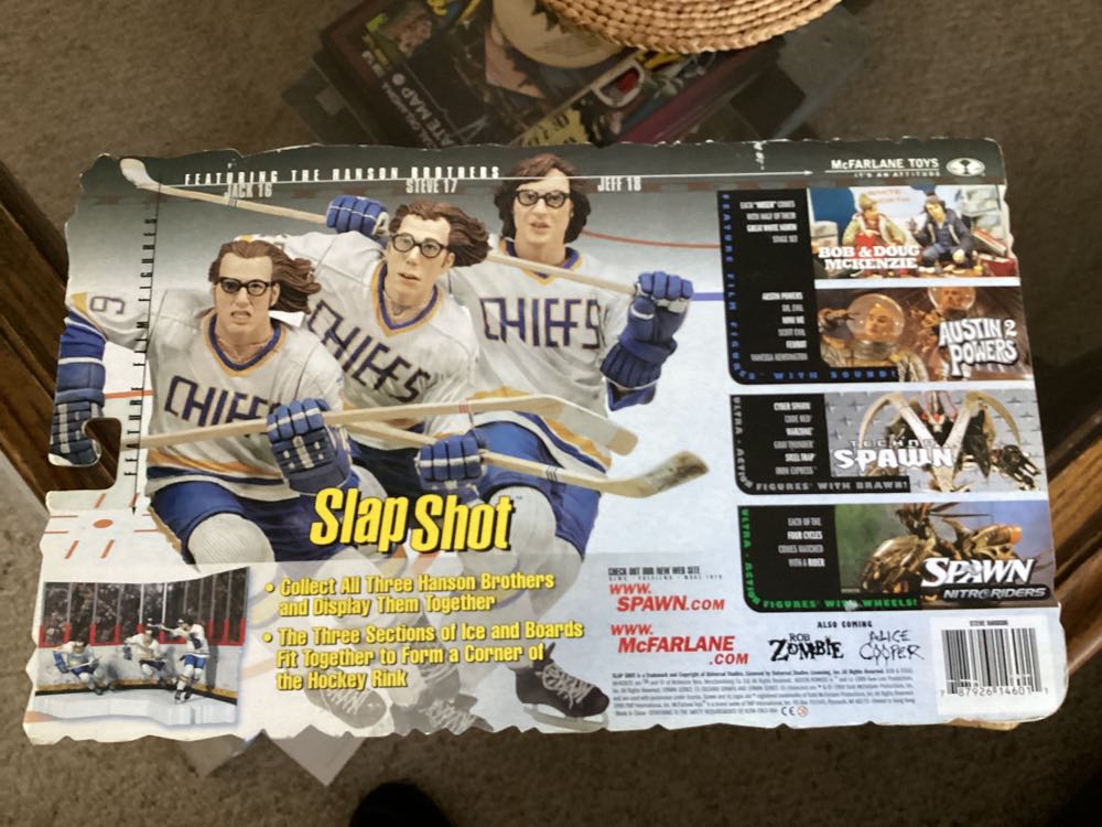Slap Shot Steve Hanson #17 - McFarlane Toys (Movies) action figure collectible [Barcode 787926146011] - Main Image 4