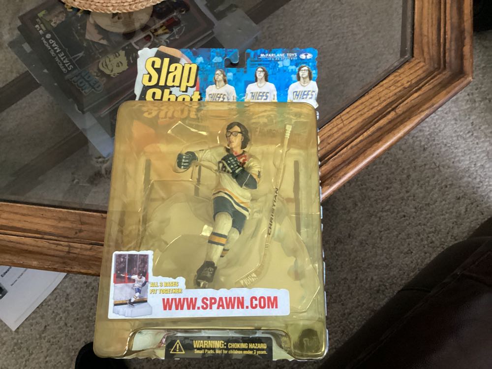 Slap Shot Jeff Hanson #18 - McFarlane Toys (Slap Shot) action figure collectible [Barcode 787926146035] - Main Image 2