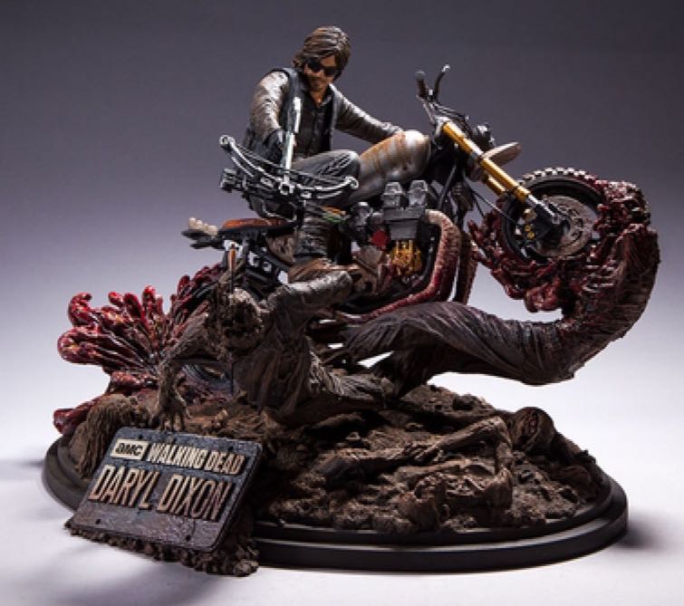 Daryl - McFarlane Toys (McFarlane Toys Collectors Club) action figure collectible [Barcode 787926146653] - Main Image 2