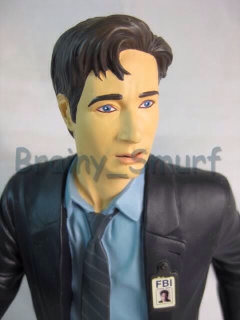 X-Files Fox Mulder - McFarlane Toys (X- Files Series 1) action figure collectible [Barcode 787926161014] - Main Image 2
