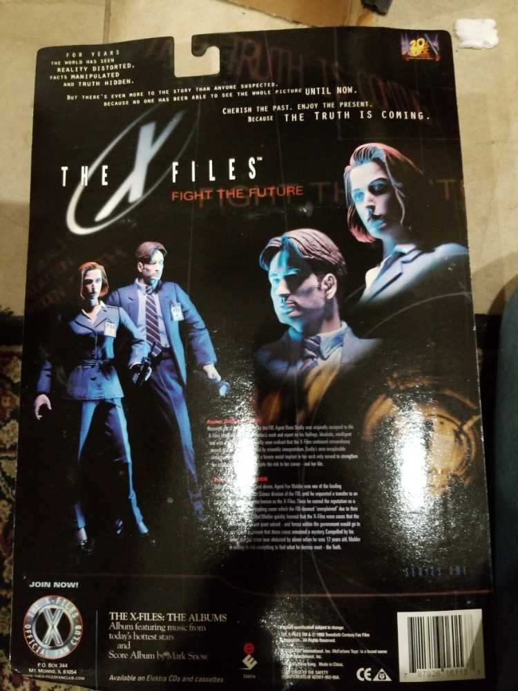 Fireman - McFarlane Toys (The X-Files: Fight The Future) action figure collectible [Barcode 787926161137] - Main Image 2