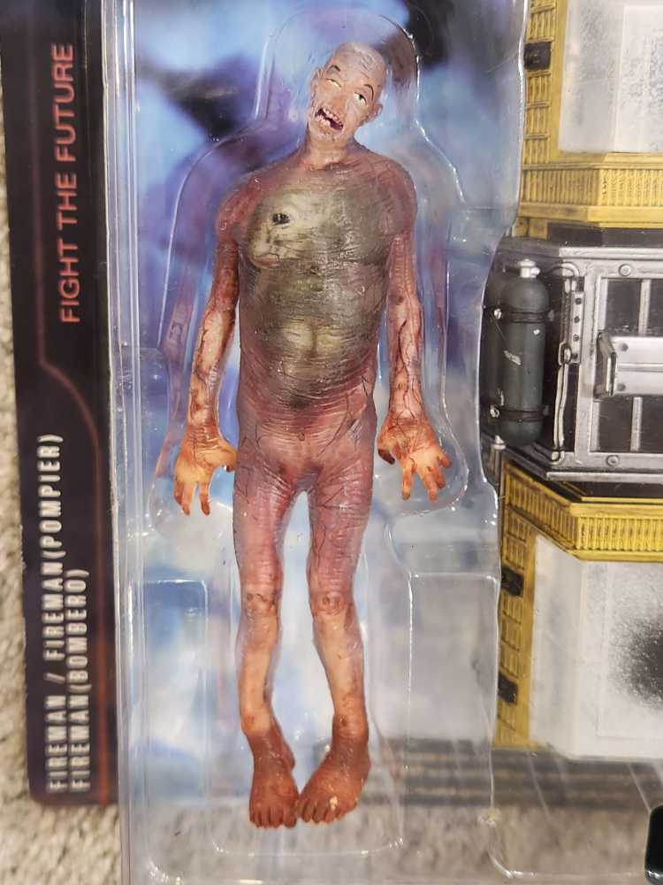 Fireman - McFarlane Toys (The X-Files: Fight The Future) action figure collectible [Barcode 787926161137] - Main Image 3