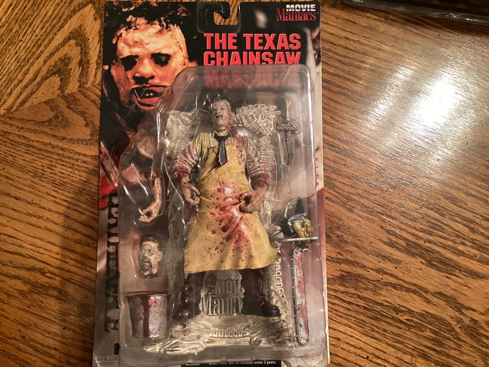 Leatherface (Bloody Version) - McFarlane Toys (The Texas Chainsaw Massacre) action figure collectible [Barcode 787926171051] - Main Image 3