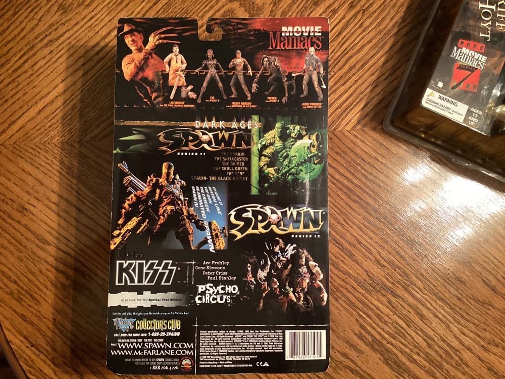 Leatherface (Bloody Version) - McFarlane Toys (The Texas Chainsaw Massacre) action figure collectible [Barcode 787926171051] - Main Image 4