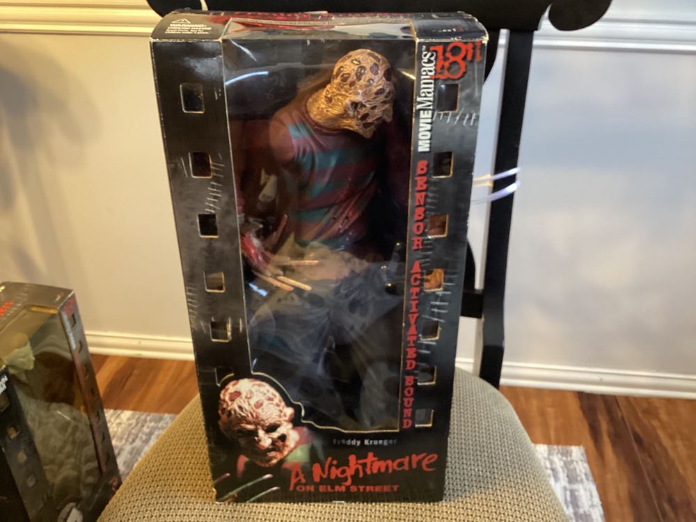 Freddy Krueger 18” - McFarlane (A Nightmare On Elm Street) action figure collectible [Barcode 787926174014] - Main Image 3