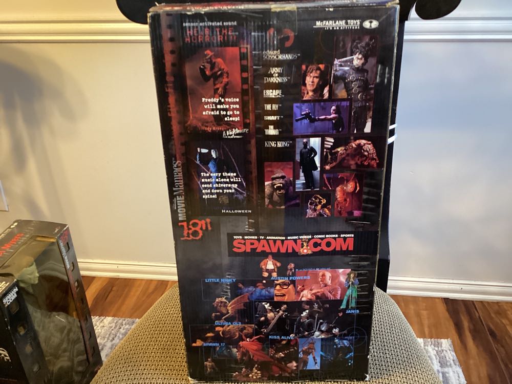 Freddy Krueger 18” - McFarlane (A Nightmare On Elm Street) action figure collectible [Barcode 787926174014] - Main Image 4