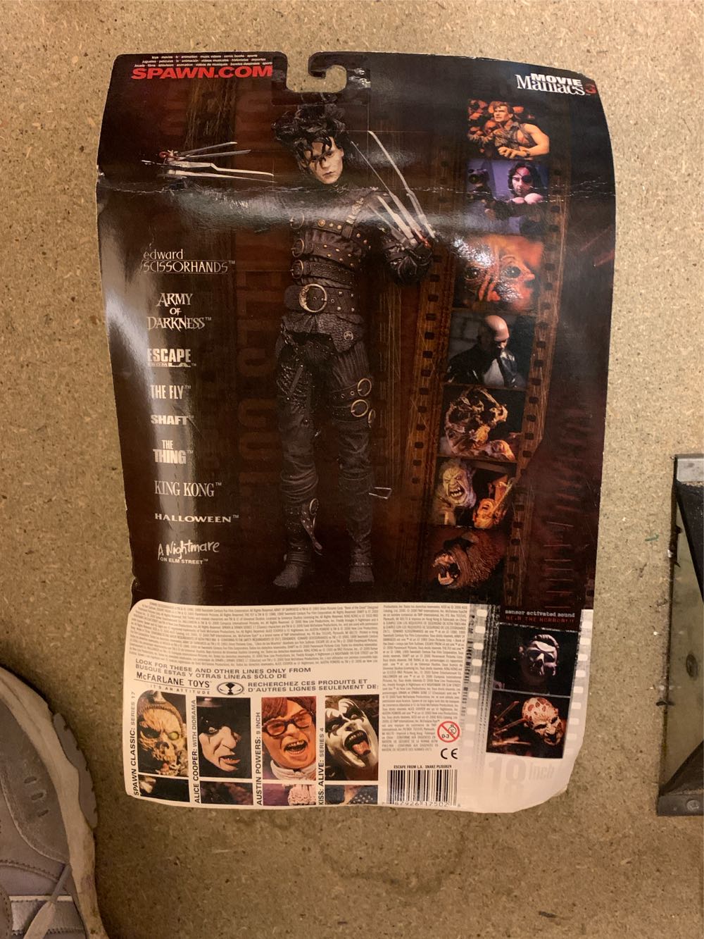 McFarlane’s Movie Maniacs 3 - Snake Plissken - McFarlane Toys (Movie Maniacs 3: Escape From L.A.) action figure collectible [Barcode 787926175028] - Main Image 3