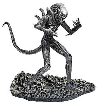 Alien - McFarlane Toys (Alien) action figure collectible [Barcode 787926179019] - Main Image 2
