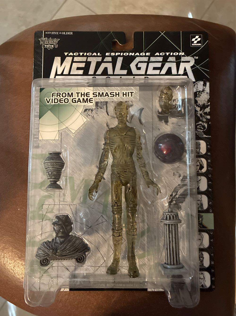 McFarlane Toys Metal Gear Solid Psycho Mantis Cloaked - McFarlane Toys (Metal Gear Solid) action figure collectible [Barcode 787926181081] - Main Image 4